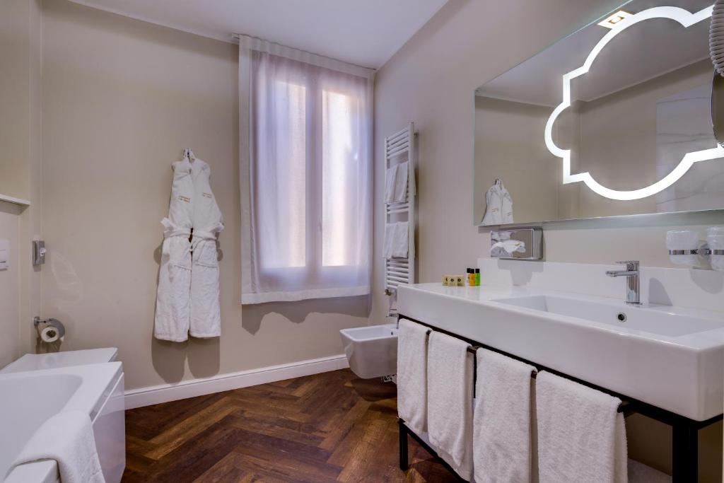 Camera Superior con Vista Canale - BW Premier Collection CHC Continental - Foto 2