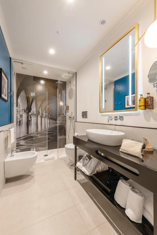 Camera Superior Matrimoniale/Doppia con Letti Singoli - H10 Palazzo Canova - Foto 1