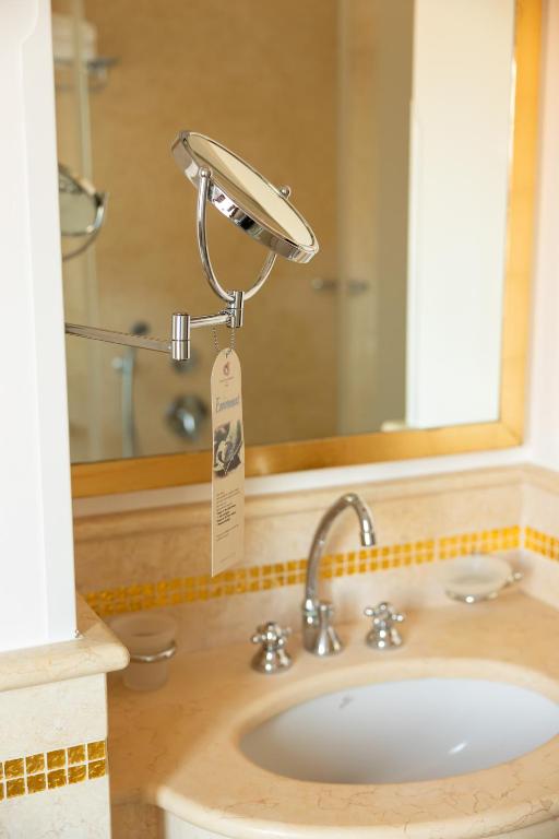 Camera Tripla Deluxe - Hotel A La Commedia - Foto 1