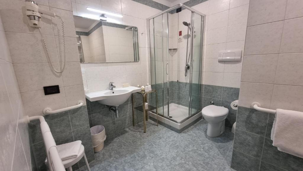 Camera Familiare - Hotel Carlton Capri - Foto 2