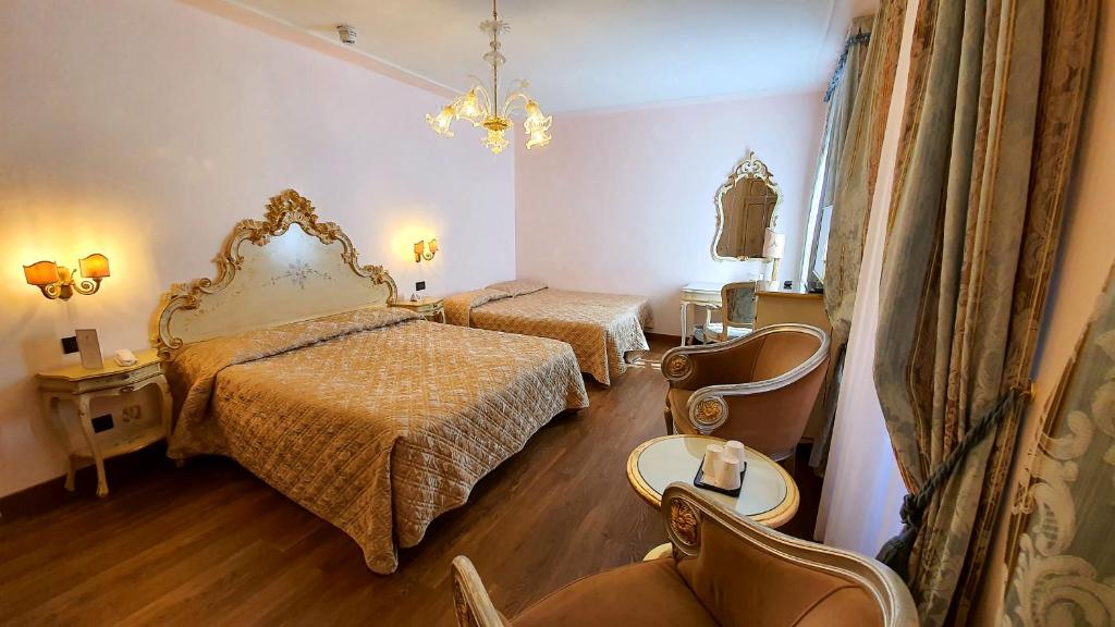 Camera Familiare - Hotel Carlton On The Grand Canal - Foto 3