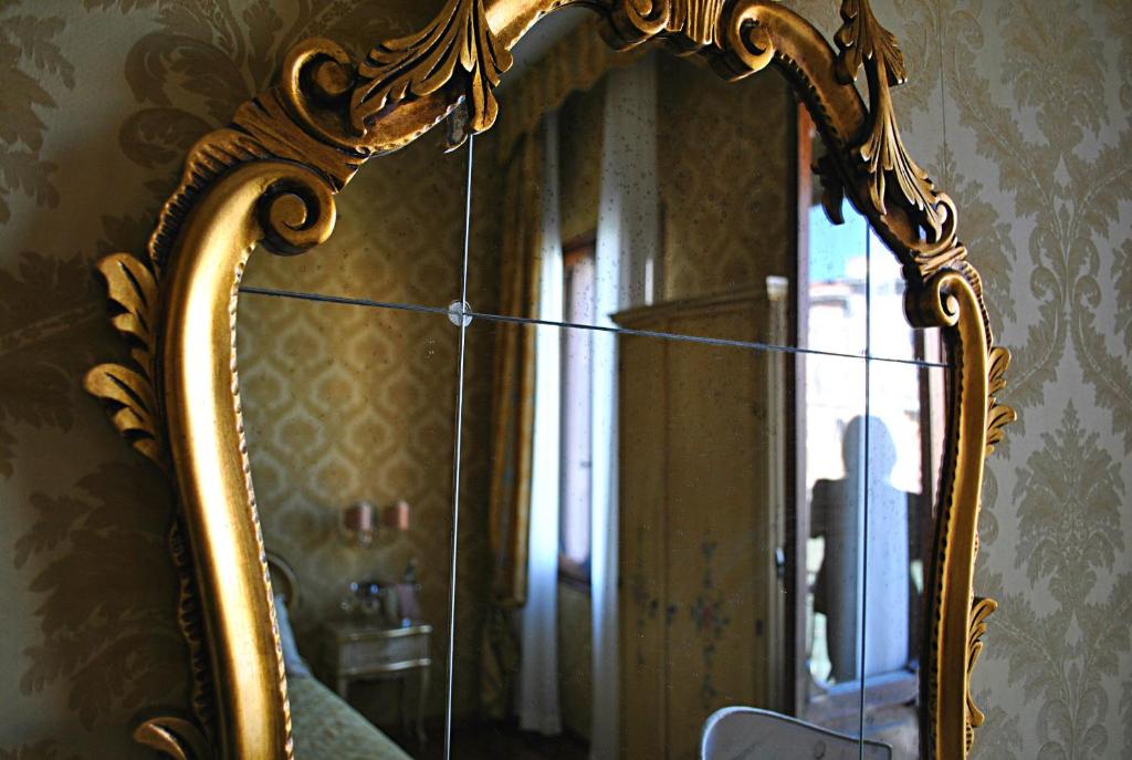 Camera Matrimoniale Superior con Vista Canal Grande - Hotel Carlton On The Grand Canal - Foto 2