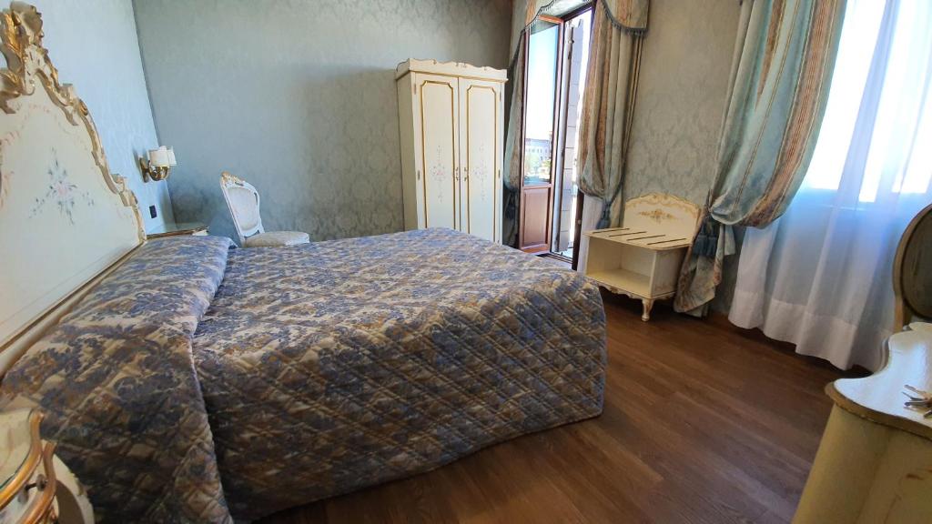 Camera Matrimoniale Superior con Vista Canal Grande - Hotel Carlton On The Grand Canal - Foto 1