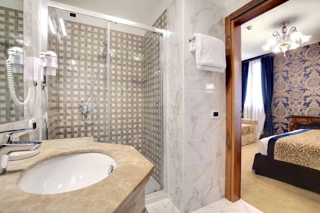 Suite con 2 Camere da Letto - Hotel Casanova - Foto 3