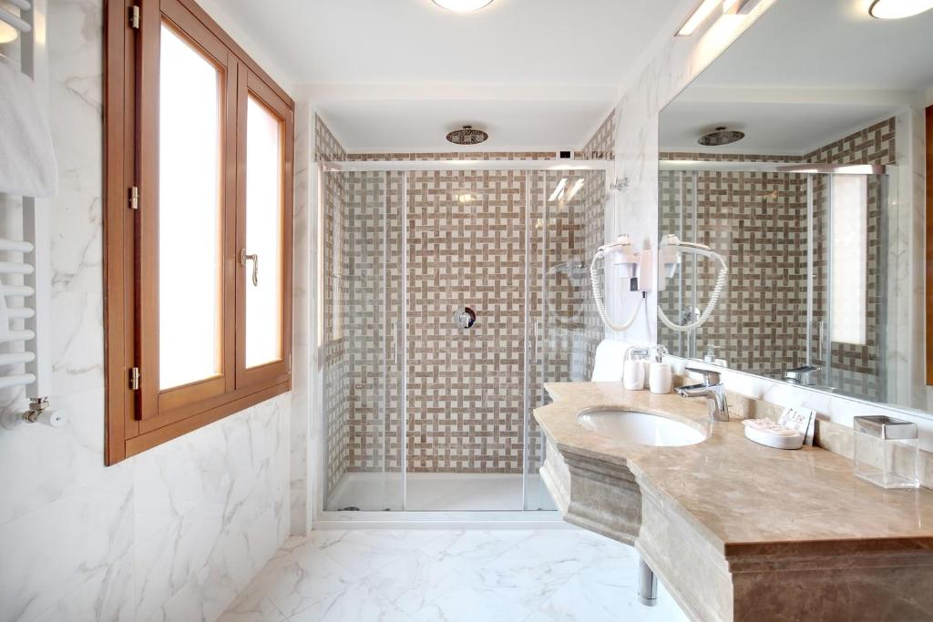 Suite con 2 Camere da Letto - Hotel Casanova - Foto 2