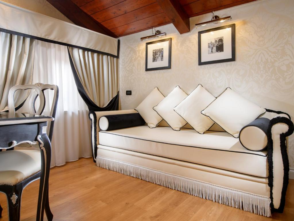 Camera Premium con Letto Queen-Size - Non Fumatori - Hotel Olimpia Venice, BW Signature Collection 3sup - Foto 3