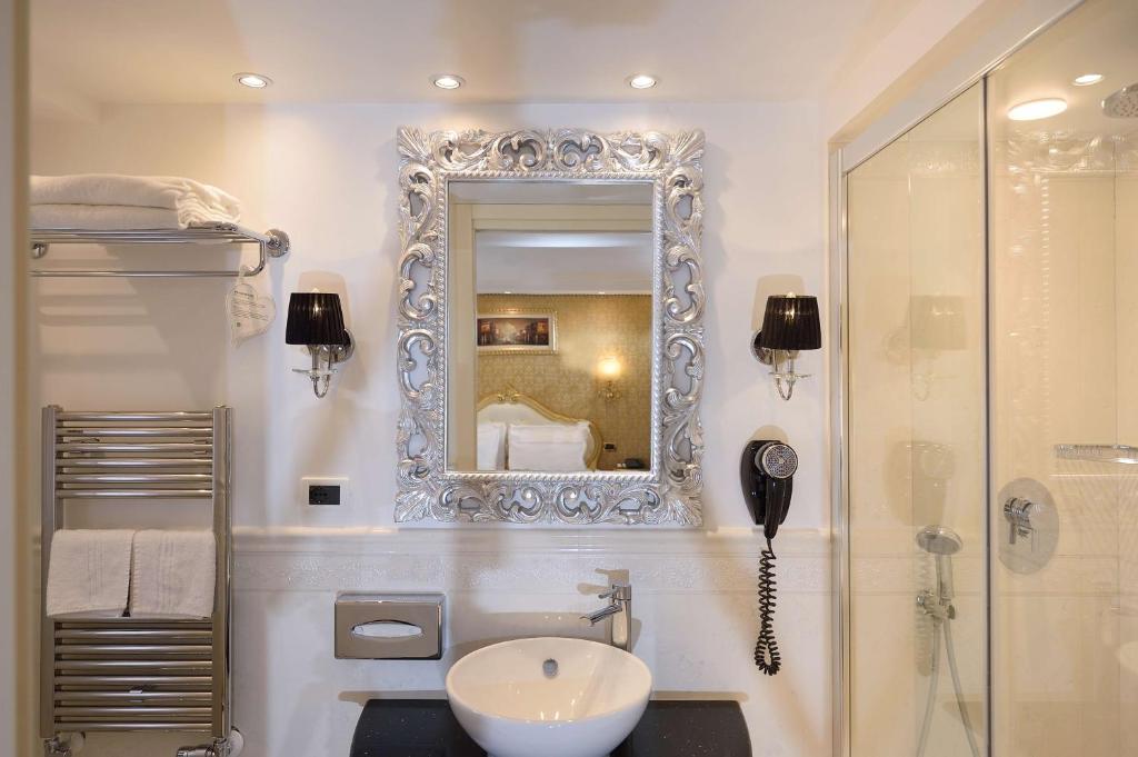 Camera Singola - Non Fumatori - Hotel Olimpia Venice, BW Signature Collection 3sup - Foto 1