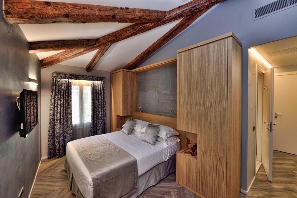 Camera Matrimoniale Comfort - Rosa Salva Hotel - Foto 3